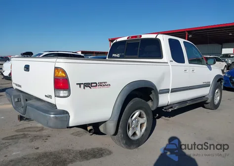2002 Toyota Tundra Sr5 V8 z USA, uszkodzony, nr VIN 5TBRT34182S298034